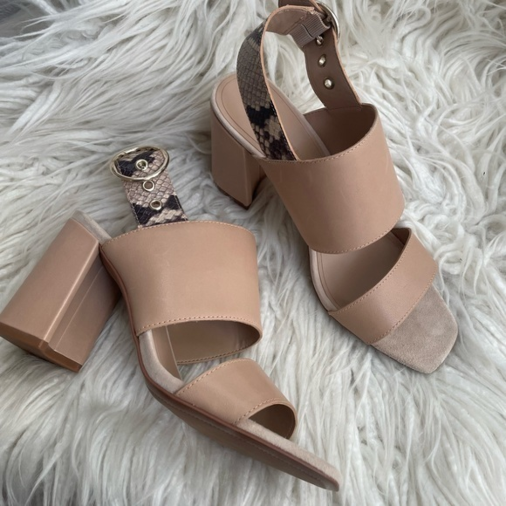 Banana Republic tan animal print block heel sandals size 8
